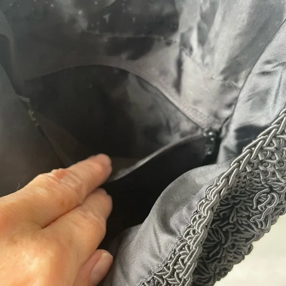 🦋Chateau Knit Crossbody/Shoulder Bag - Black - Picture 9 of 9